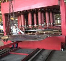 Machine de configuration de tête bombée hydraulique3