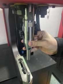 How to operate and use hydraulic riveting machine 41